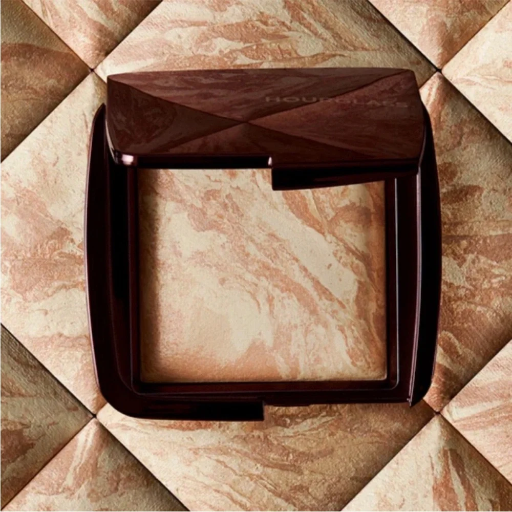 BNWT Hourglass AMBIENT™ LIGHTING INFINITY POWDER finishing powder - Picture 1 of 6
